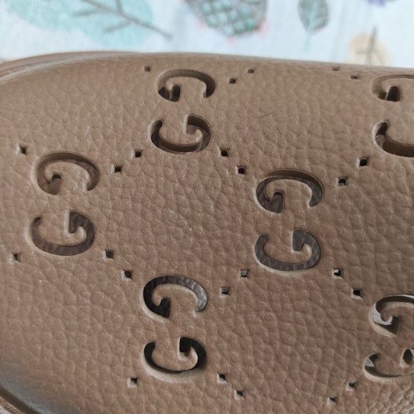 Gucci Leather Slippers - Picture 3 of 12